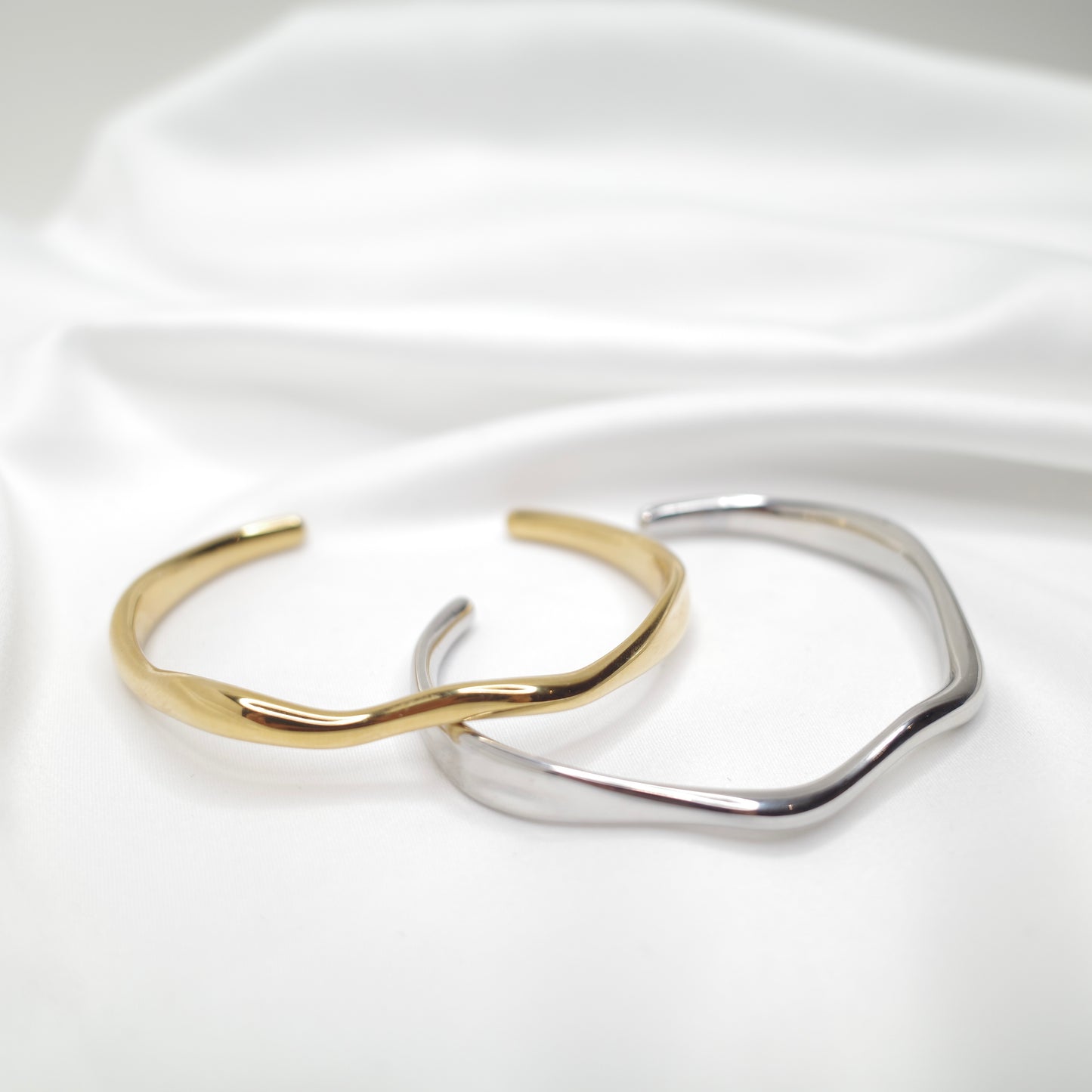 Luna Flow Cuff