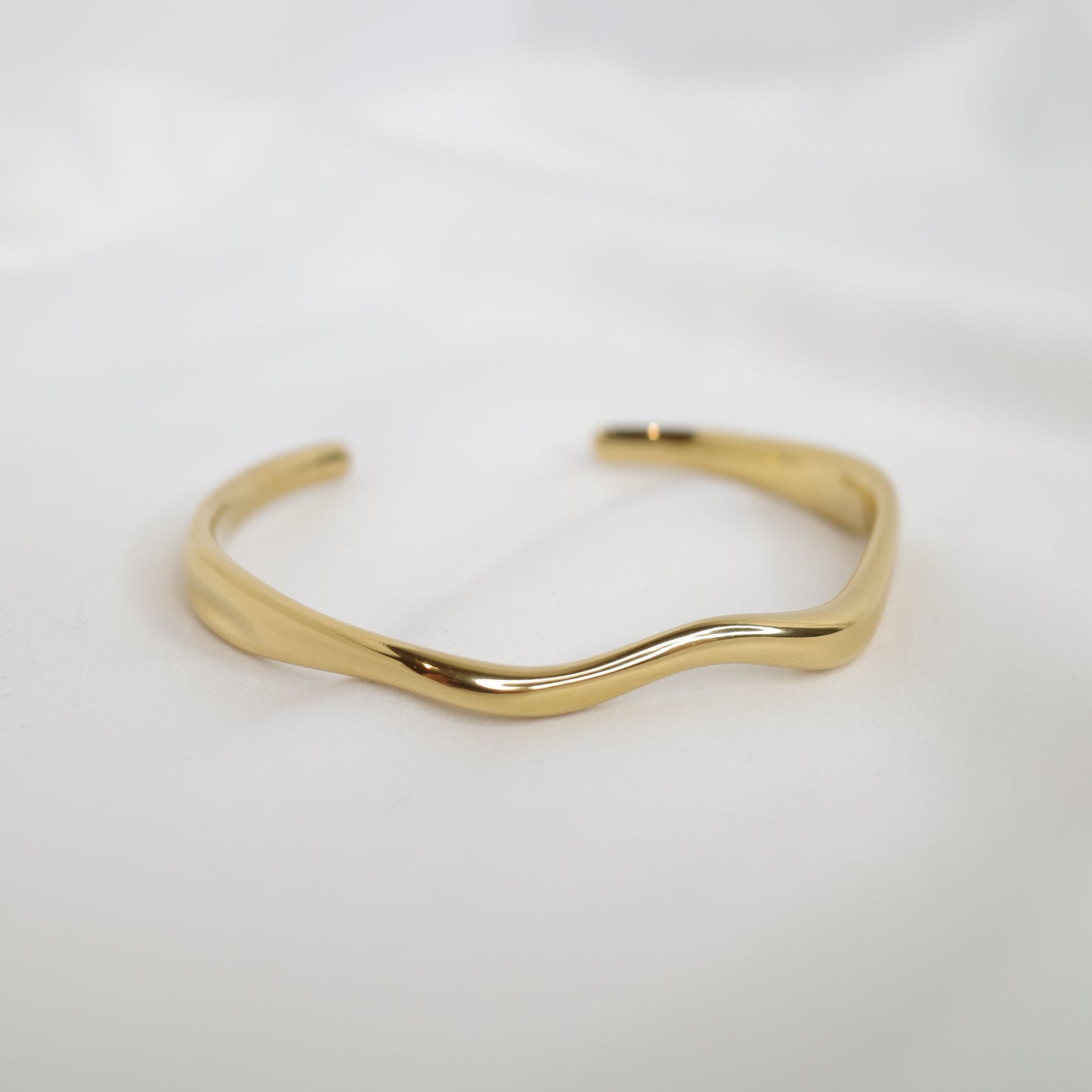 Luna Flow Cuff