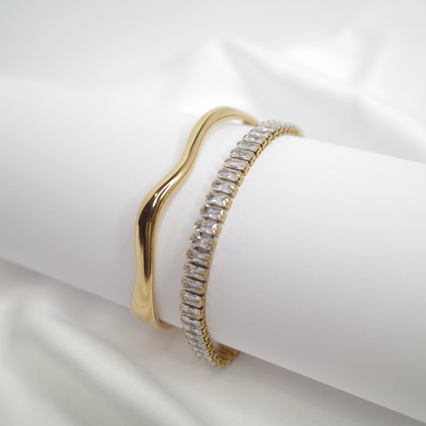 Luna Flow Cuff